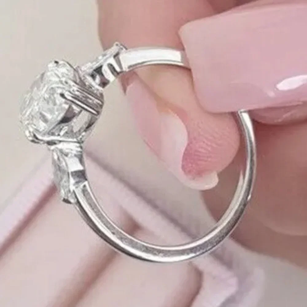 🆕 Stunning Large 6.50ctw Oval & Marquise Side Diamond Engagement /Promise Ring